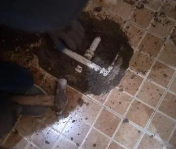 金湾卫生间漏水维修公司为您分享下卫生间渗水如何处理及注意事项